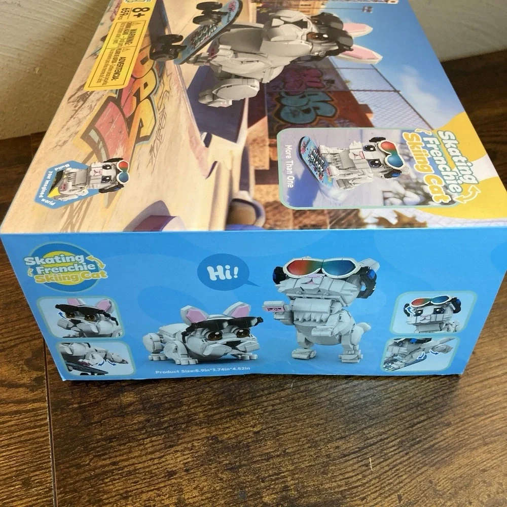 Wise Block Skating Frenchie French Bulldog Building‎ Block Set 659 Pieces